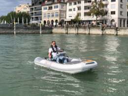Gala atlantis a 330 qe aquahelm tender im wasser mit elektromotor 1