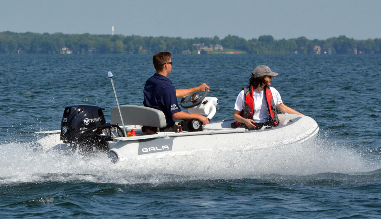 Gala a330q aquahelm tender in fahrt 2