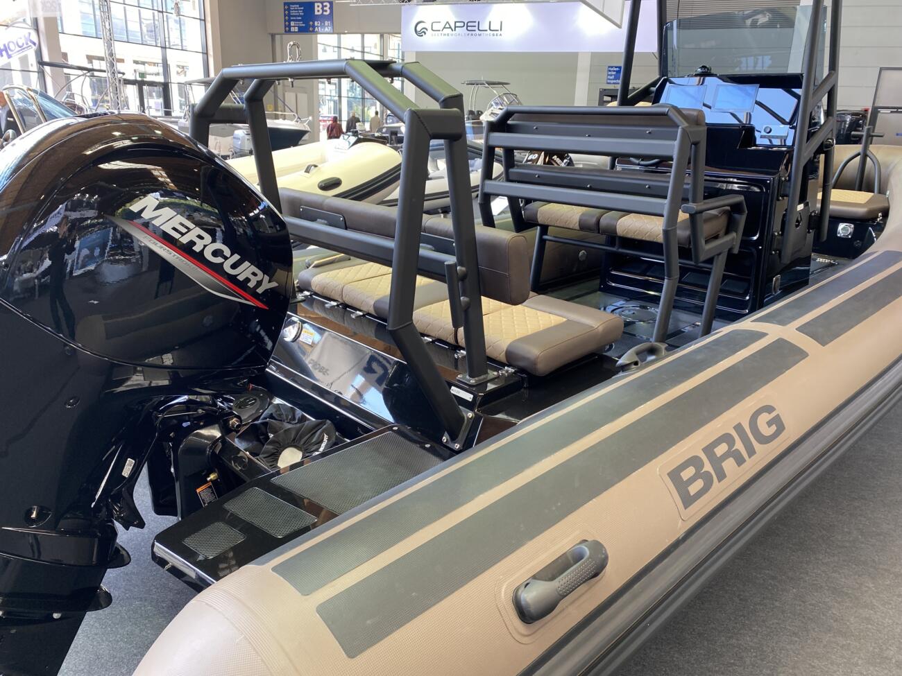 festrumpfschlauchboot-brig-navigator22-heck-schlauch