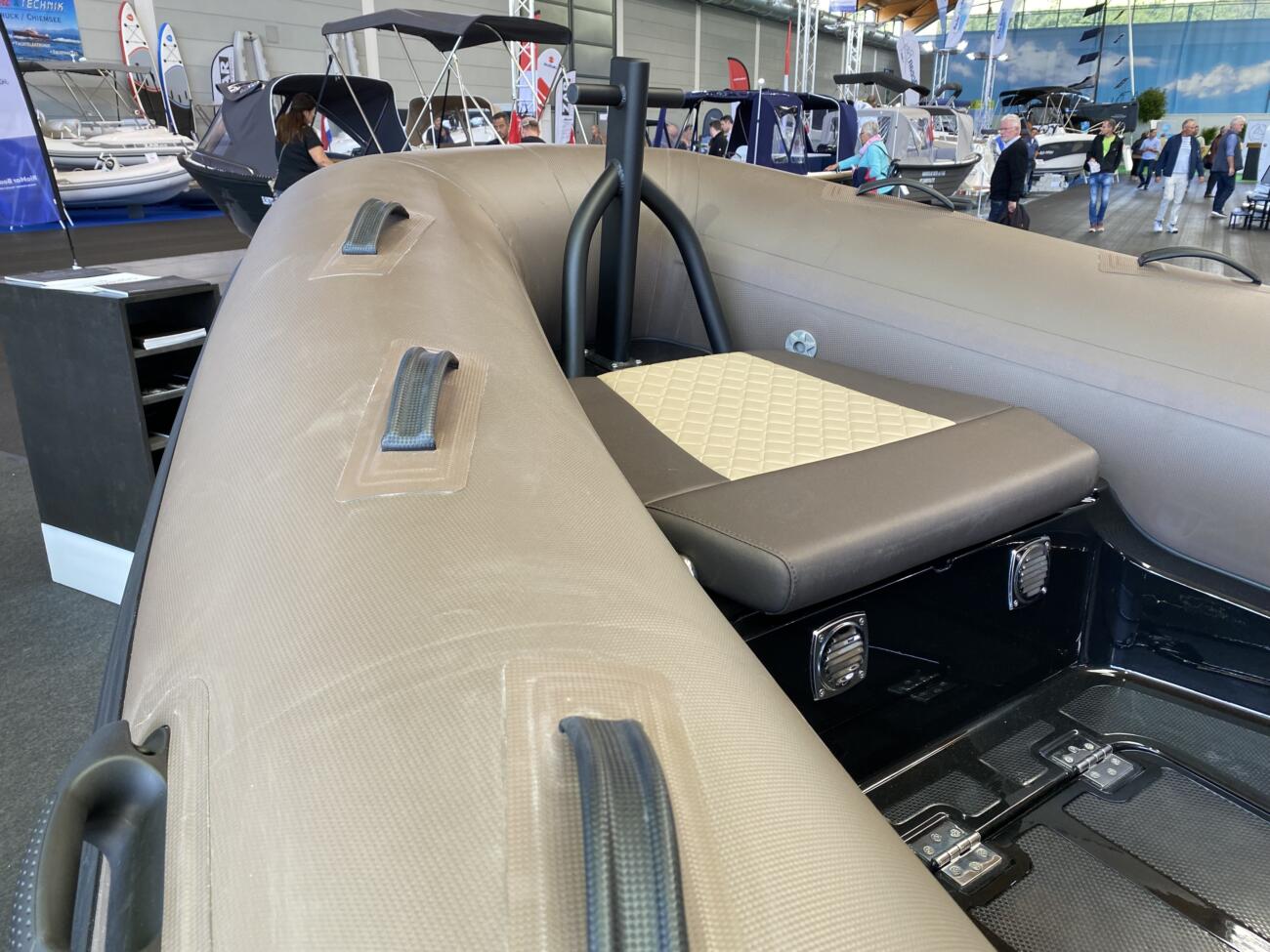 rib-brig-navigator22-schlauch-bug