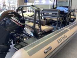 festrumpfschlauchboot-brig-navigator22-heck-schlauch