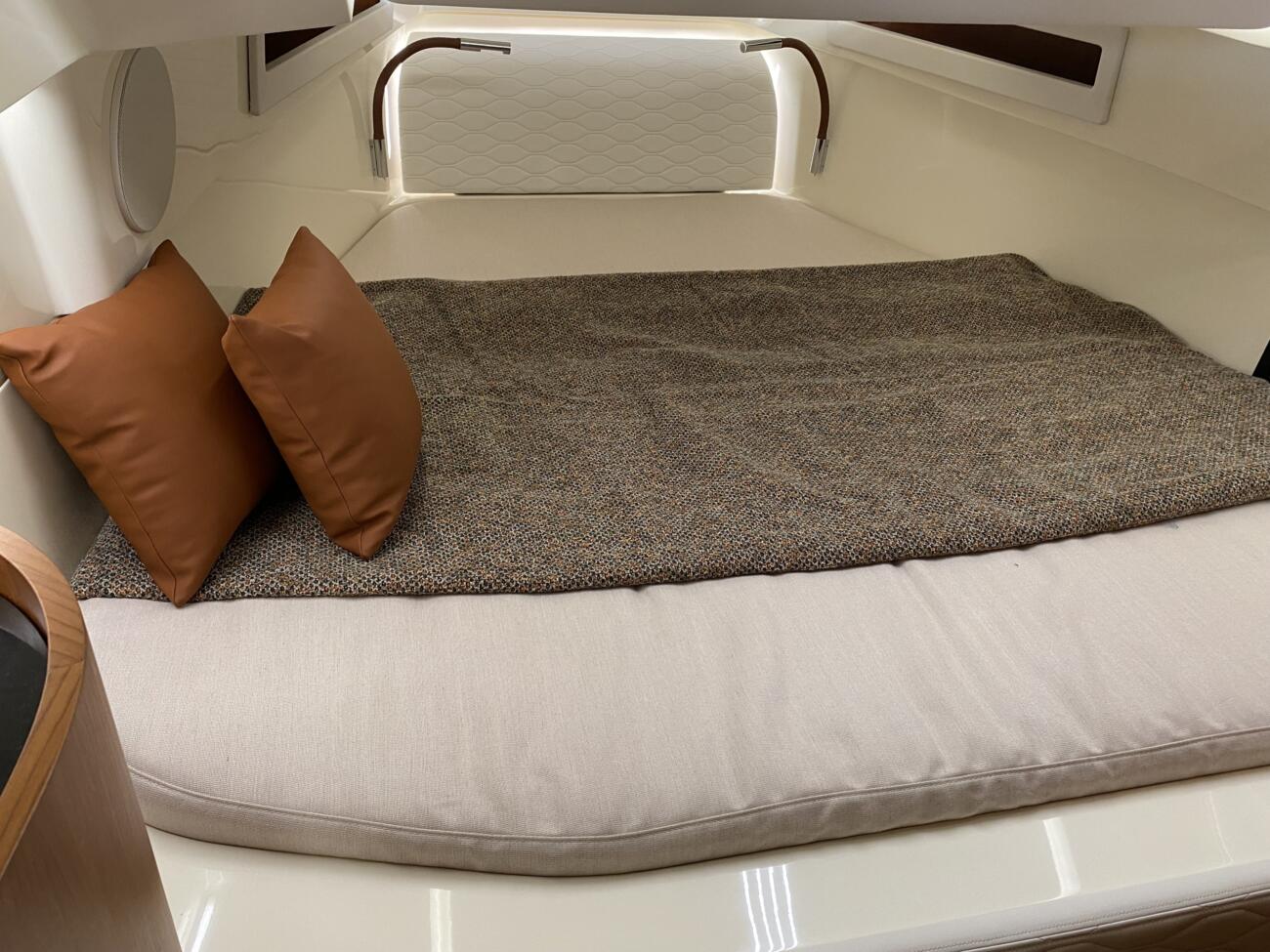 Capelli stradivari 43 luxus rib bugkabine doppelbett