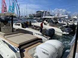 Capelli stradivari 43 luxus rib im wasser genua