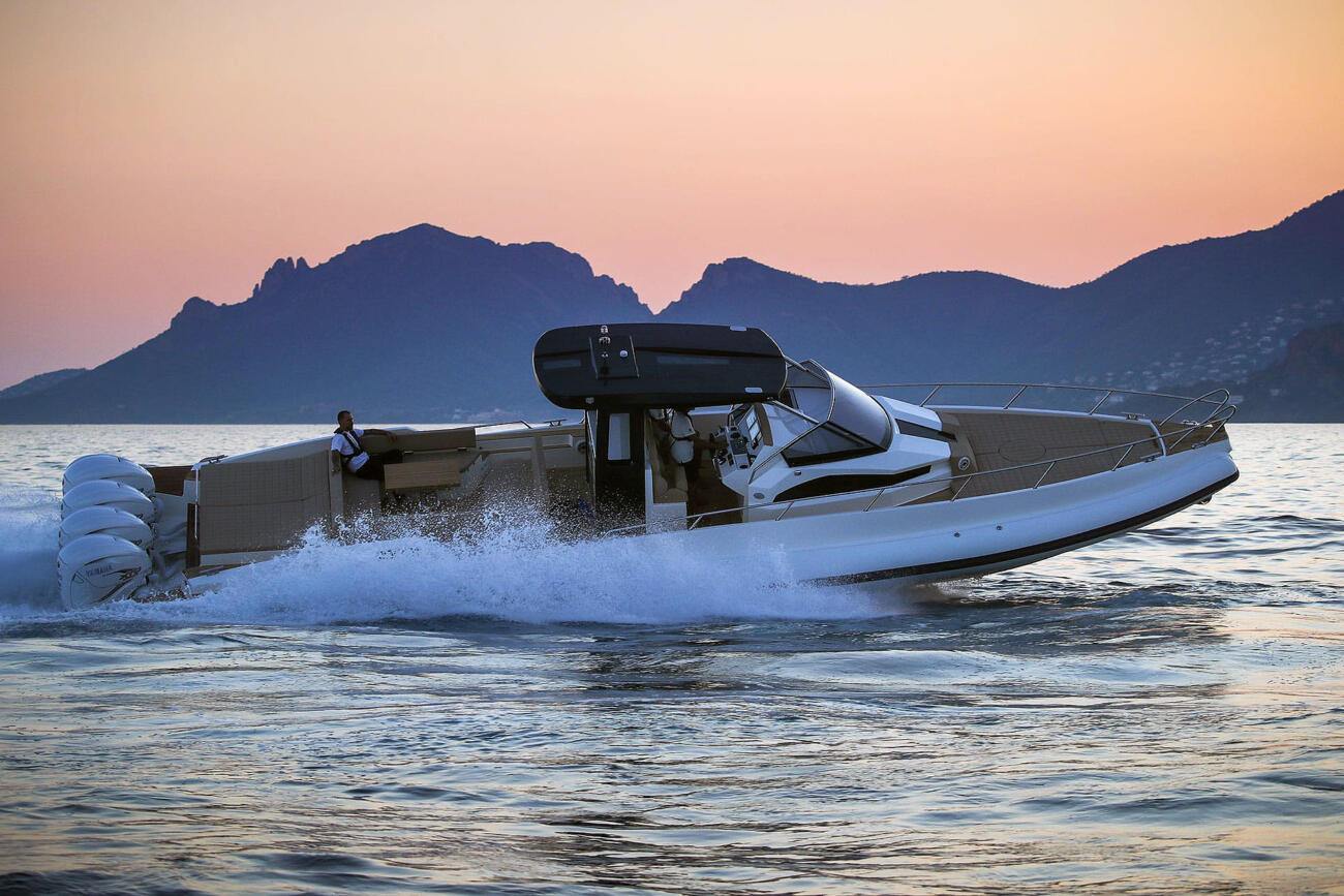 Capelli tempest te50 luxury speed im wasser