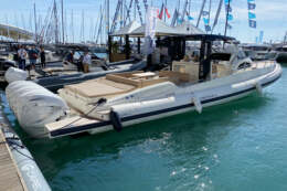 Capelli tempest te50 luxury seitenansicht im wasser