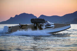 Capelli tempest te50 luxury speed im wasser